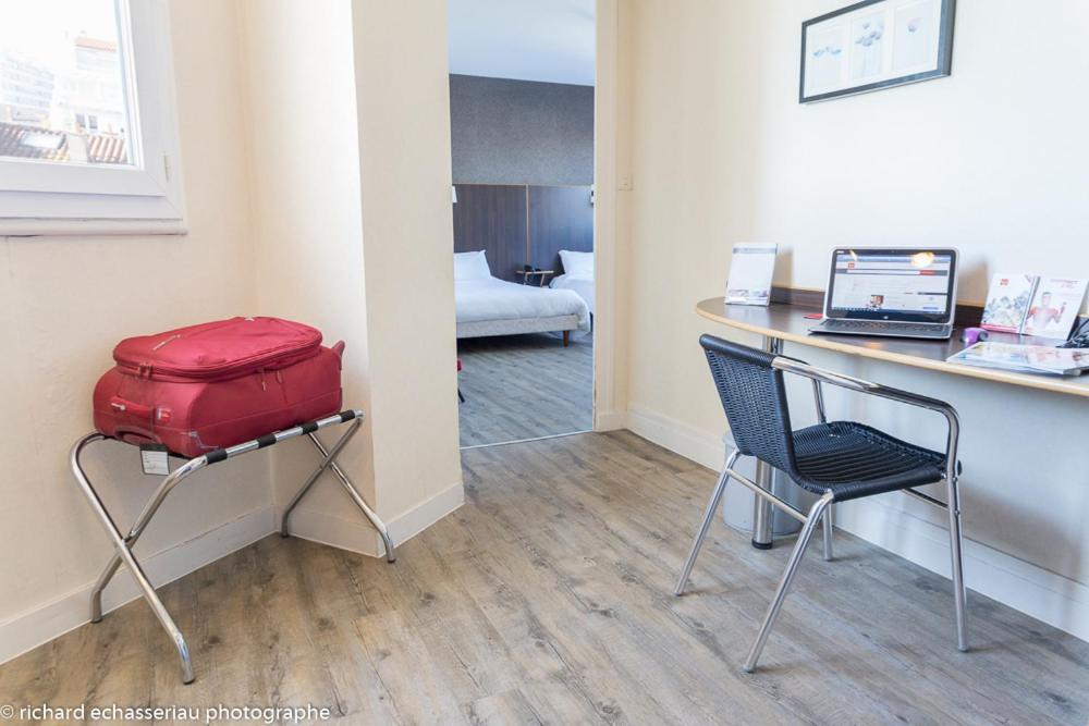 Hotel De La Vendee 永河畔拉罗什 外观 照片